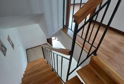 Casa insiruita, 2 dormitoare, garaj, Sanmartin. 120 000 E. Comision 0. - 8