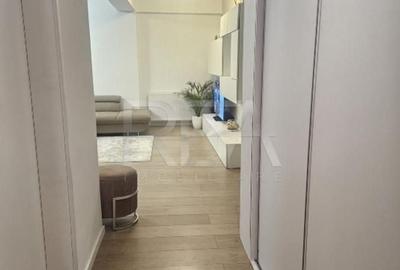 Apartament cu 3 camere semidecomandat în Băneasa