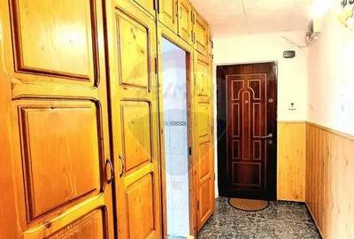 Apartament cu 3 camere semidecomandat în Micro 5 - 9