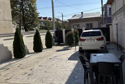 Casă cu 4 camere în Central - 3