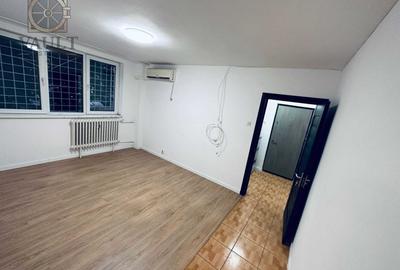 Apartament cu 4 camere semidecomandat în Apusului