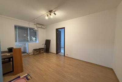 Apartament cu 3 camere semidecomandat în Dacia - 2