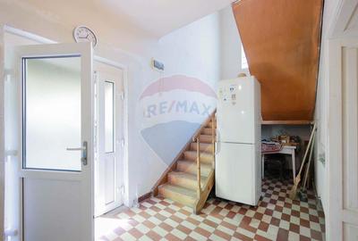 De vanzare Casa cu 3 camere ?i teren 562 mp str. Louis... - 1