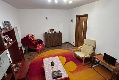 Apartament cu 2 camere decomandat, mobilat în Titan