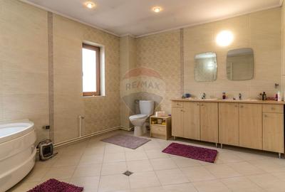 Casa de vanzare, 6 camere, Huedin, pretabila pentru 2 proprietari - 16