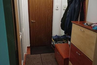 Apartament cu 4 camere semidecomandat în Militari