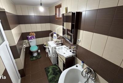 Casă cu 3 camere decomandat cu Teren 514 Mp în Central - 2