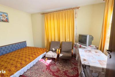 Casă cu 4 camere cu Teren 1388 Mp în Geamăna - 2