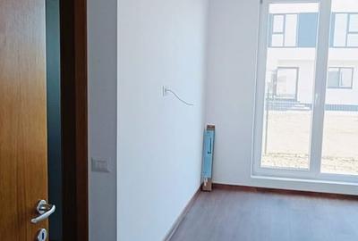 Casă cu 3 camere în Berceni - 1