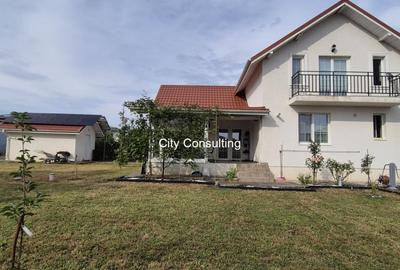 Casă cu 4 camere cu Teren 689 Mp în Crevedia