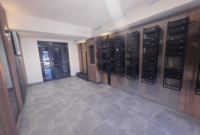 Apartament cu 3 camere decomandat în Tractorul - 2