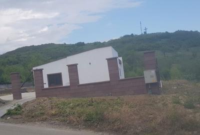 Casă cu 4 camere decomandat în Tomești - 3