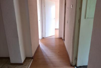 Apartament cu 3 camere semidecomandat în Central - 16