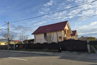 Casă cu 4 camere cu Teren 427 Mp în Central