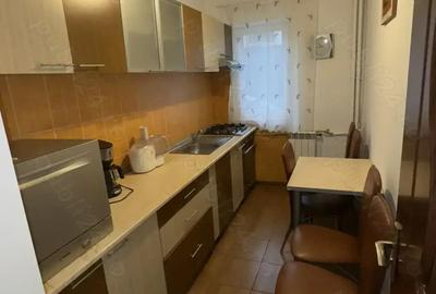 Inchiriez apartartament 3 camere - 1
