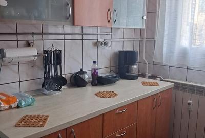 Apartament semidecomandat în Titan - 2