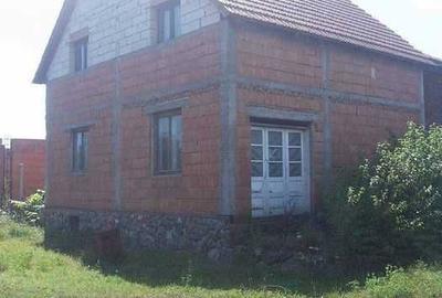 Casă cu 3 camere în Cuvin - 3