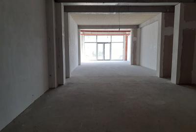 Spațiu comercial, de 144 mp, în Titan