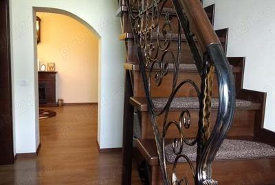 Vand CASA in or.Buhusi,jud.Bacau ,STR,Libertatii,Nr,159,suprafata construita 220mp,DS+P+E - 8