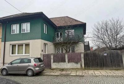 Casă cu 8 camere cu Teren 700 Mp în Semicentral - 8