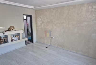 Casa 4 camere din Caramida,zona Centrala, pretabil pentru 2 - 3