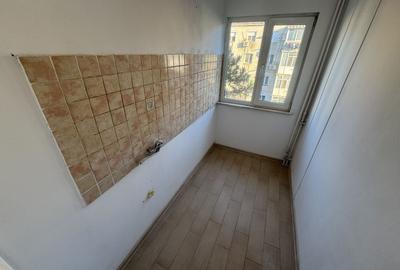 Apartament 3 camere zona Km 4 5 - 6