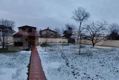 Casă cu 6 camere cu Teren 1178 Mp în Cetate - 2