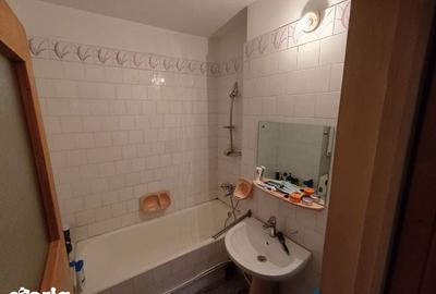 Apartament cu 4 camere decomandat în Progresul - 1