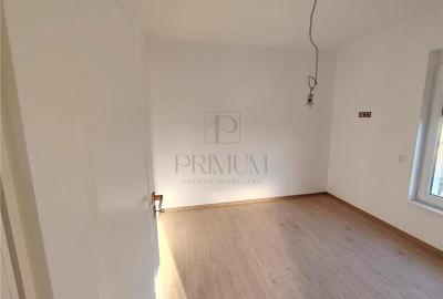 Duplex despartit prin garaj - zona excelenta - toate utilitatile - asfalt - pano - 4