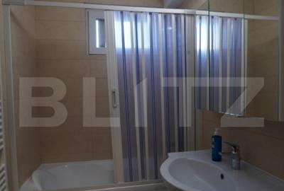 Apartament cu 2 camere semidecomandat, mobilat în Central