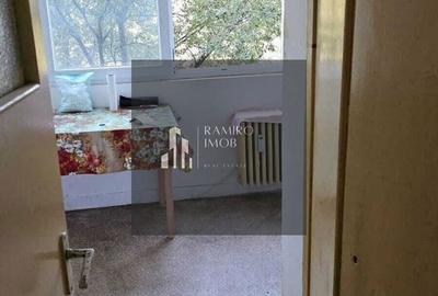 Apartament cu 3 camere semidecomandat în Titan