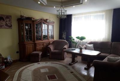 Apartament cu 3 camere decomandate Zona Ultracentral - 2