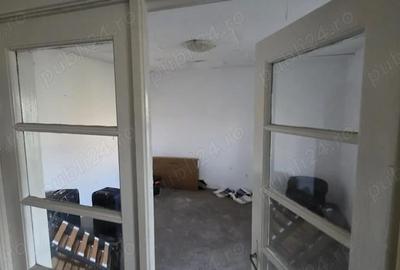 Casă cu 6 camere cu Teren 660 Mp în Apărătorii Patriei