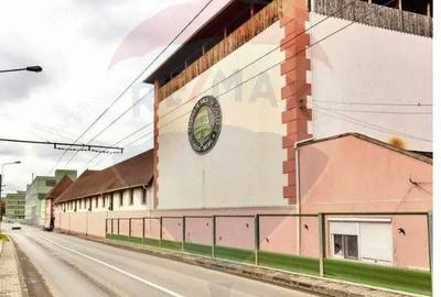 Spațiu comercial, de 6,229 mp, în Central - 15