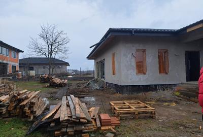 Casă individuală cu 4 camere cu Canalizare în Brănești - 8