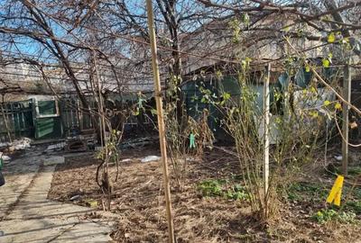 Casă cu 4 camere în Km 4 - 5