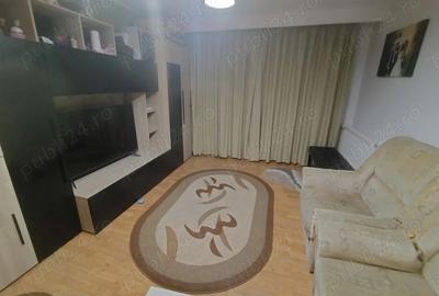 De vanzare apartament camere 3 - 7