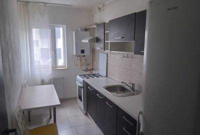 Apartament cu 2 camere decomandat în Apărătorii Patriei - 4