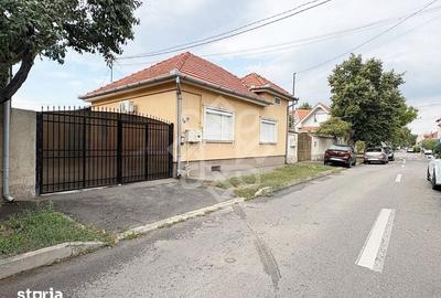 Casă cu 5 camere semidecomandat cu Teren 893 Mp în Ciupercenii Noi - 1
