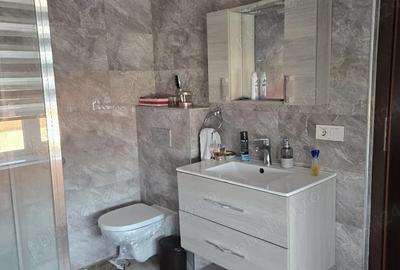 Casă cu 6 camere în Central - 1