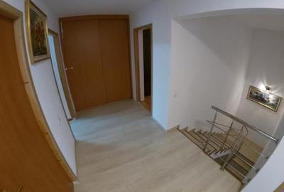 Casă individuală cu 5 camere cu Canalizare în Central - 9