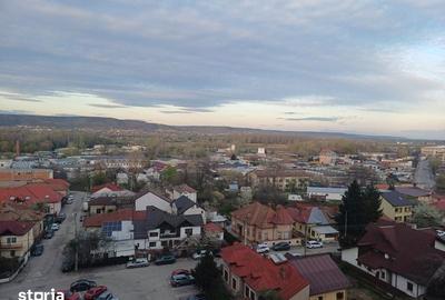 Apartament cu 4 camere în Tudor Vladimirescu