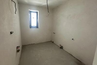 Casă cu 5 camere cu Teren 250 Mp în Independenței - 16