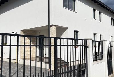 Casă cu 4 camere în Central - 2