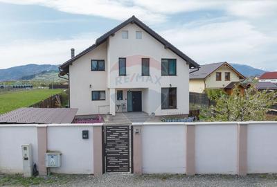 Casă individuală cu 6 camere în Cărpiniș