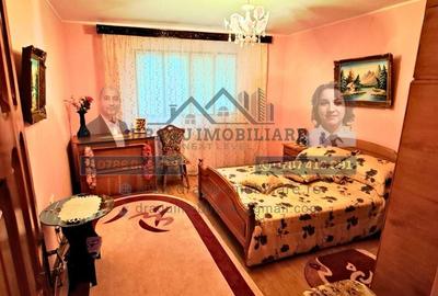 Casă individuală cu 6 camere cu Canalizare în Est - 6