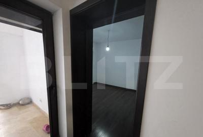 Apartament cu 3 camere semidecomandat în Micro 3 - 8