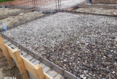Casă cu 4 camere cu Teren 1200 Mp în Copăcelu