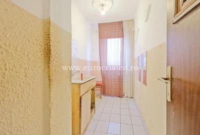 Apartament cu 3 camere semidecomandat în Central - 5