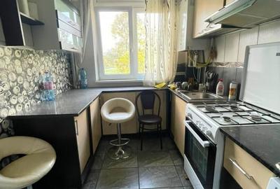 Apartament 3 camere-60 mp-Etaj 1-Podu Ros - 2